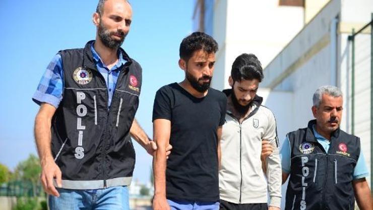 Otomobilde uyuşturucuyla yakalanan 2 Suriyeli tutuklandı