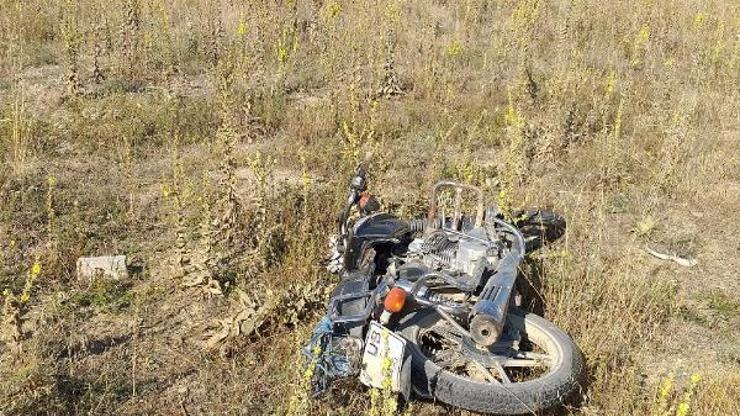 TIRın çarptığı motosikletteki çocuklardan biri öldü, diğeri yaralı