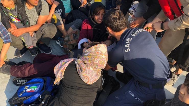 Edirnede lastik botlarda 65 kaçak göçmen yakalandı