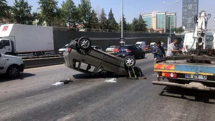 Ankarada devrilen otomobilin sürücüsü yaralandı