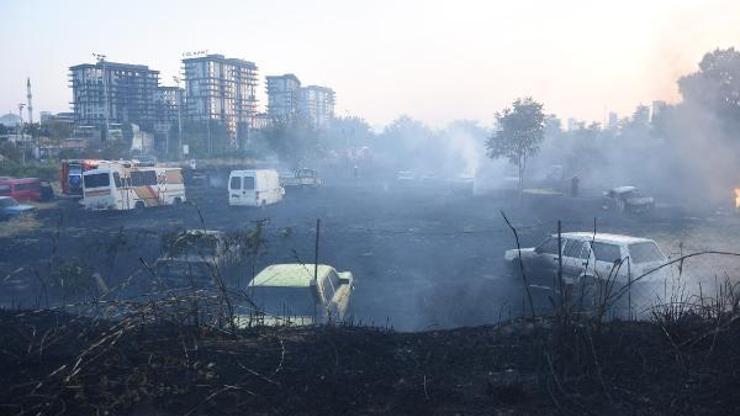 Otluk alanda çıkan yangın, Yediemin Otoparkındaki araçlara sıçradı