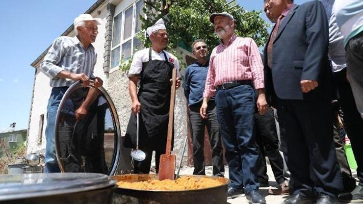 Başkan Çolakbayrakdar, pilav şenliğinde