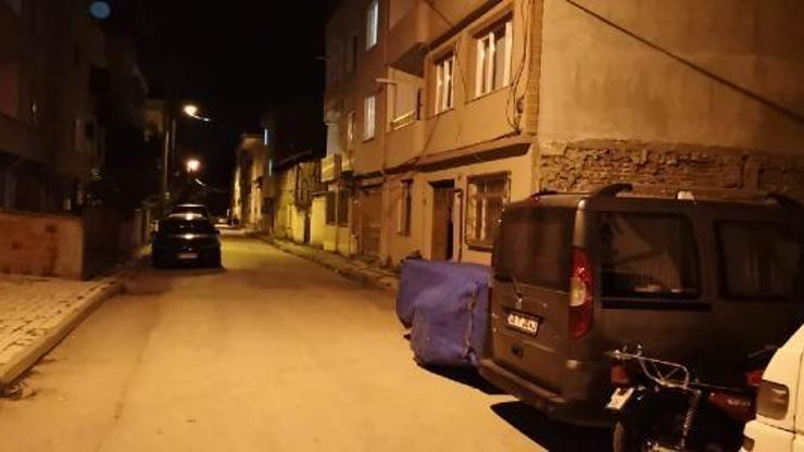 2nci kattaki evine balkondan girmeye çalıştığı sırada düşerek yaralandı