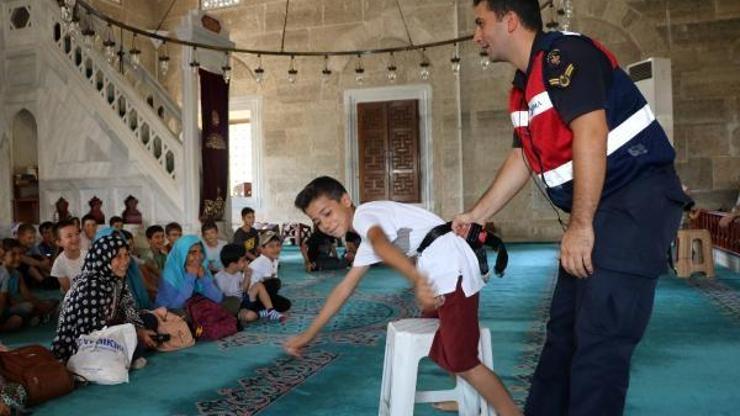 Camilerde, Kuran kursu öğrencilerine trafik eğitimi