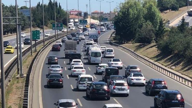 İstanbul’da bayram tatili trafiği başladı