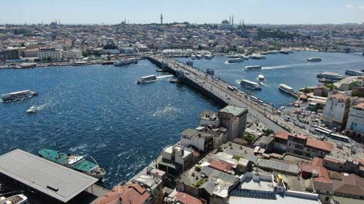 İstanbulda meydanlar turistlere kaldı