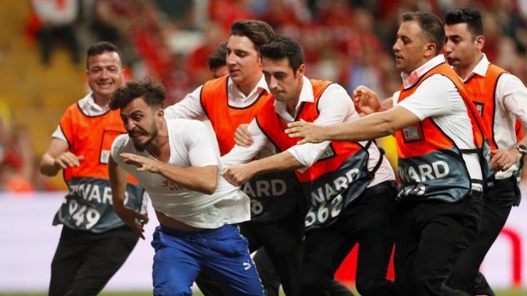 Liverpool Chelsea maçında sahaya giren Ali Abdülselam Yılmaz kimdir