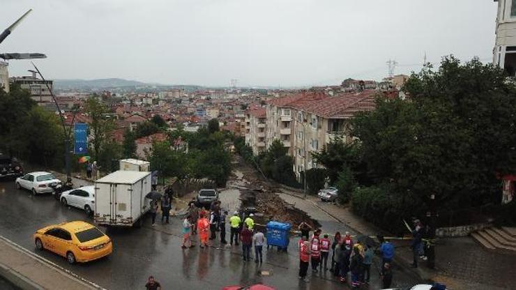 Üsküdarda çöken yoldaki son durum havadan görüntülendi