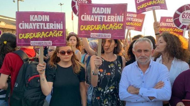 Kadıköyde kadınlar, kırıkkalede eşi tarafından öldürülen emine bulut için toplandı