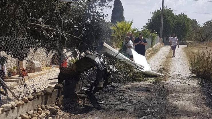 İspanyada uçak ve helikopter havada çarpıştı