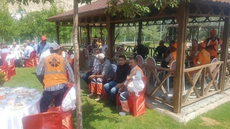 Gürün Belediye Başkanı Çiftçi, karayolları ekipleriyle bir araya geldi