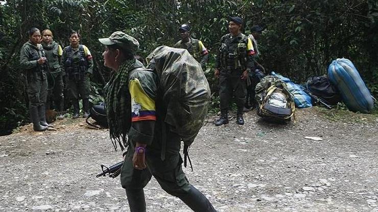 Eski FARC liderleri yeniden silahlanıyor