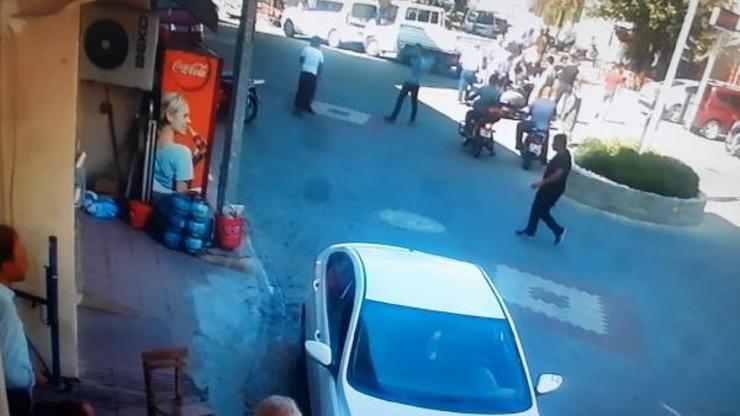 Motosikletli, çarpıp düşürdükten sonra yardım ettiği adama ikinci kez çarptı