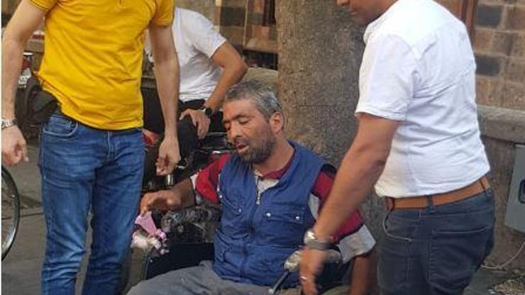 Tekerlekli sandalyedeki dilenci, zabıtayı görünce ayağa kalktı