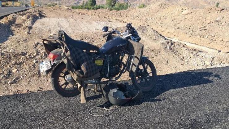 Suşehrinde motosiklet sürücüsü kazada ağır yaralandı