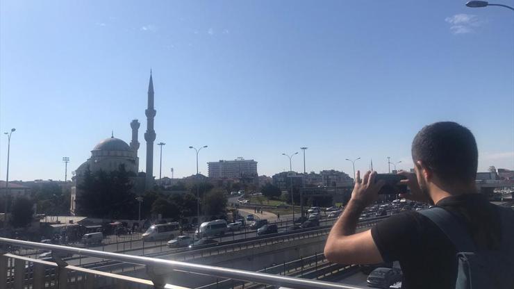 Son dakika... İstanbulda deprem sonrası büyük panik Trafik kilitlendi