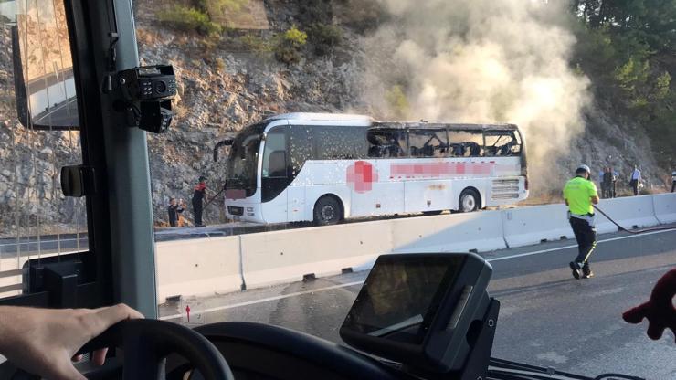 Son dakika Muğla-Antalya yolunda otobüste yangın