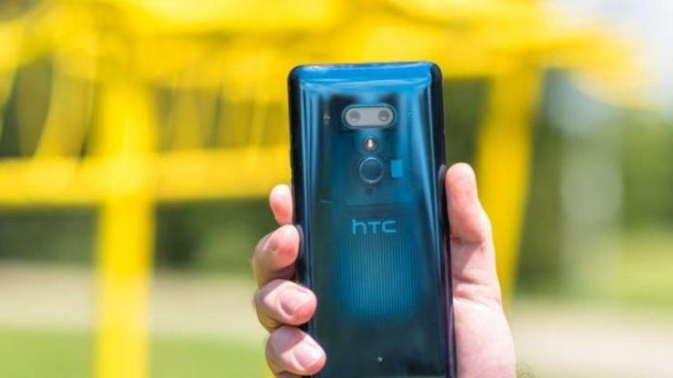 HTC henüz akıllı telefon pazarından vazgeçmiş değil