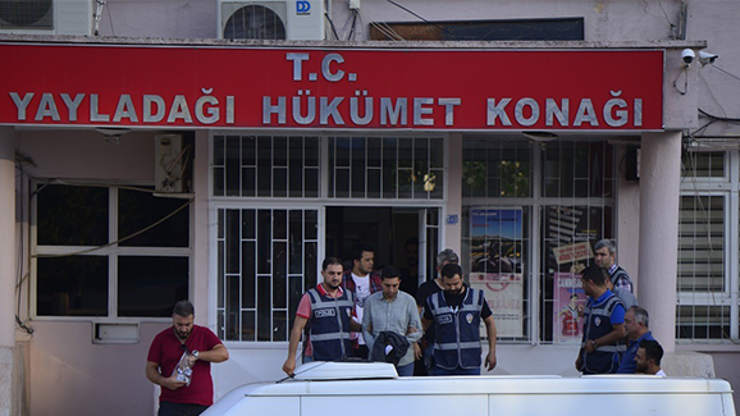 Gümrükte rüşvete tutuklama