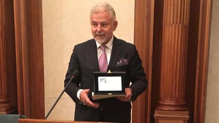 Osman Öztürke uluslararası ödül