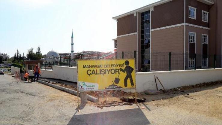 Okul yoluna kaldırım