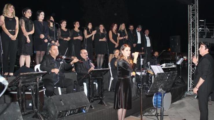 Alaşehirde Cumhuriyet konseri