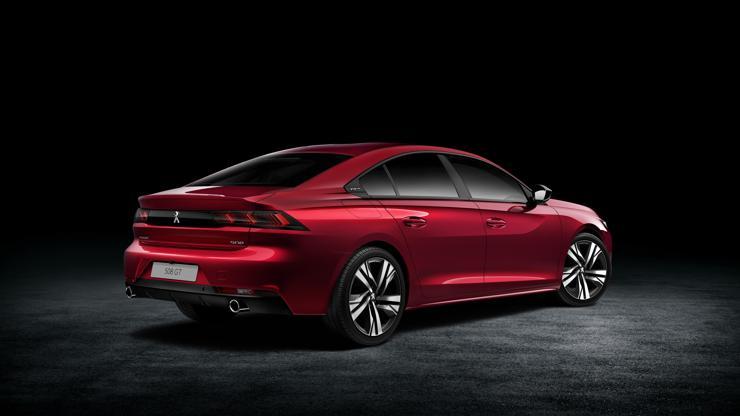 Peugeot’nun “amirali” 508 yollara çıktı