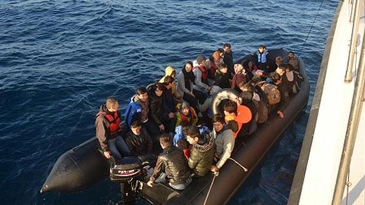 İzmirde 156 düzensiz göçmen yakalandı