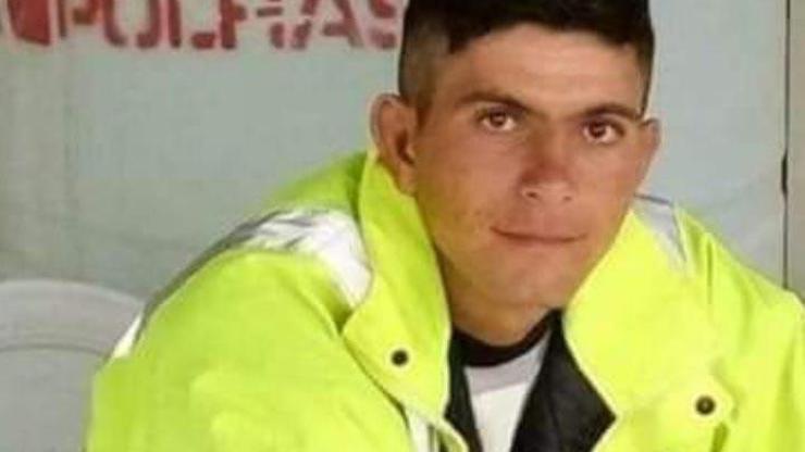 Eşini kazakla boğarak öldürdü
