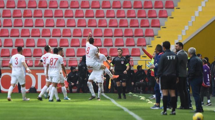 Lider Sivasspordan 4 gollü galibiyet