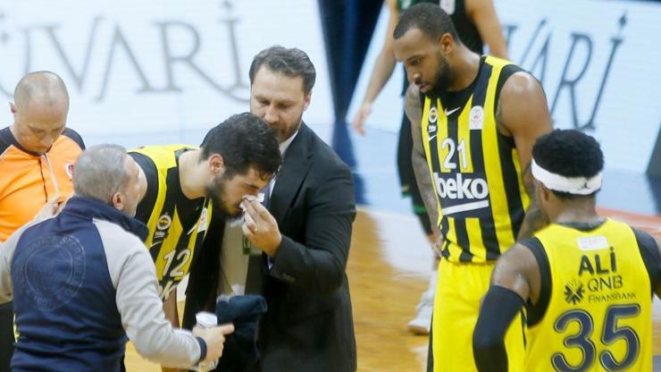 Nikola Kalinicin burnu kırıldı