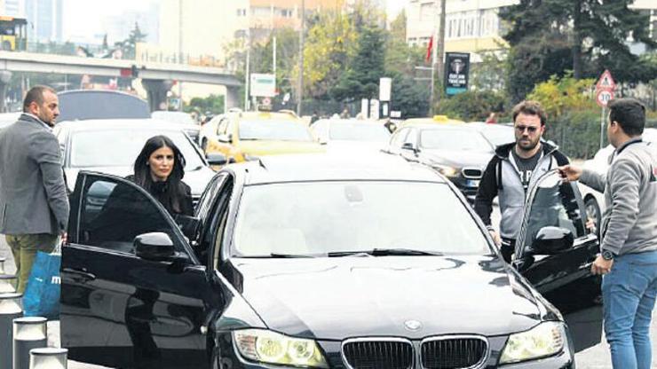 Baş başa yemek yediler Yeni aşk mı