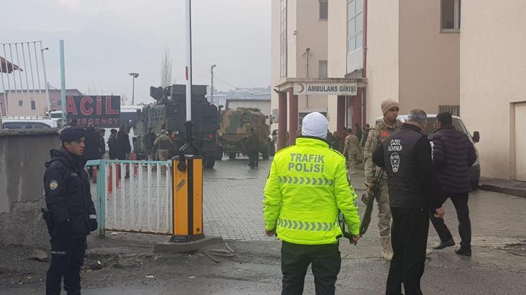 Son dakika... Hakkaride üs bölgesine yıldırım düştü: 2 şehit, 13 yaralı