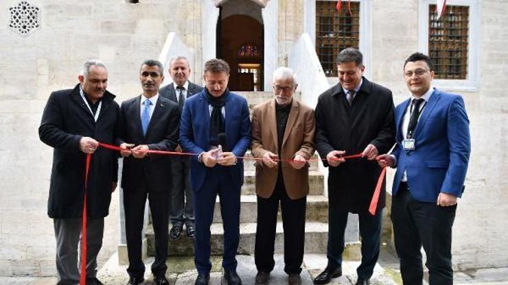 ‘Sabr-ı Gönül’ hat sergisi Bahçelievlerde açıldı