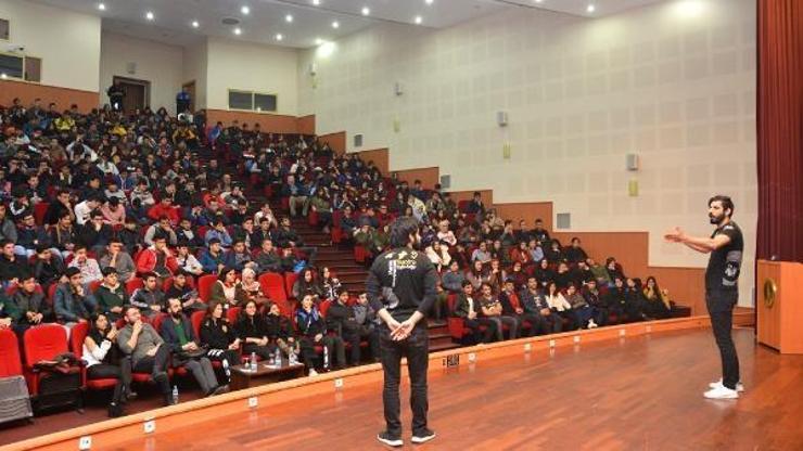 Lise öğrencilerine sınav öncesi tiyatro gösterimi
