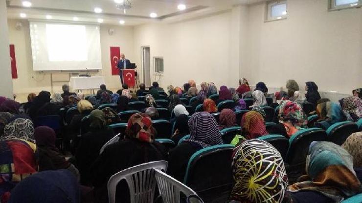 Zilede Aile Okulu projesine katılan kursiyerlere belge