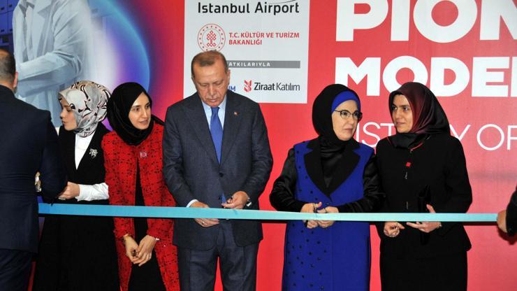 Cumhurbaşkanı Erdoğan, İstanbul Havalimanında sergi açılışına katıldı