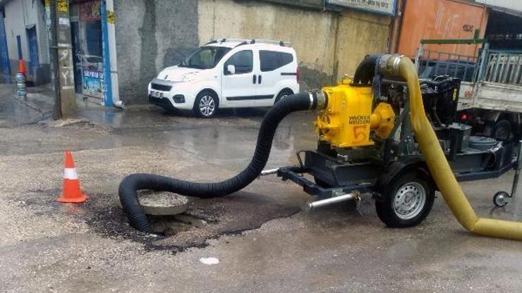 ASKİ su baskınlarına anında müdahale ediyor