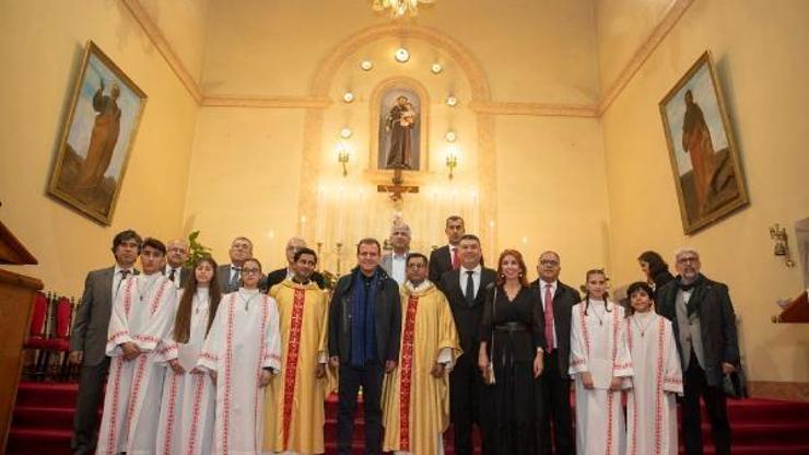 Başkan Seçer, Noel ayinini izledi