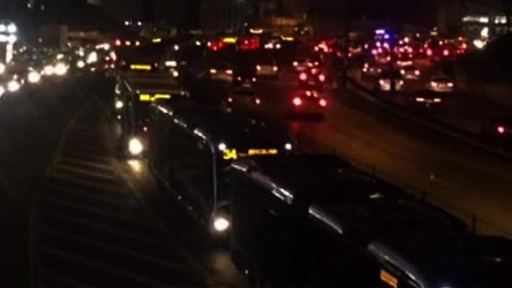 Metrobüste uzun kuyruklar oluştu