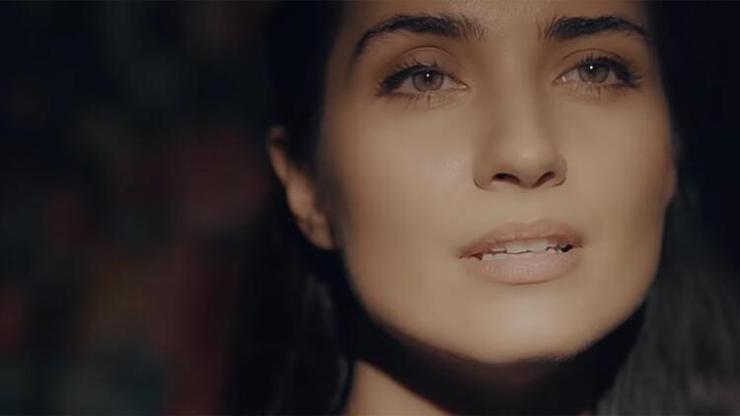 Tuba Büyüküstün’den sürpriz proje