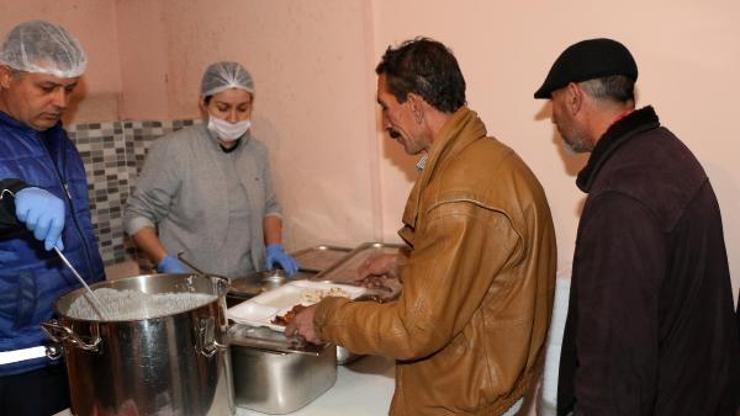 Büyükşehir soğuktan etkilenen evsizlere kucak açtı