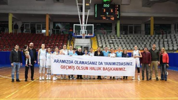 Kadın basket takımından anlamlı pankart