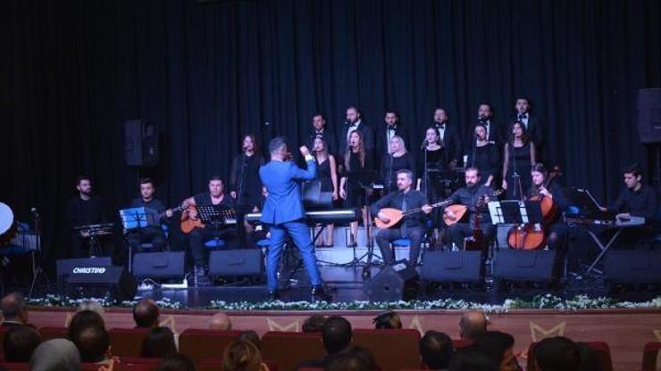 Altınözü Zeytindalı Korosu büyüledi