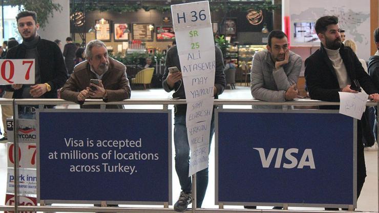 İstanbul Havalimanında pankartla yolcu karşılama sona erdi