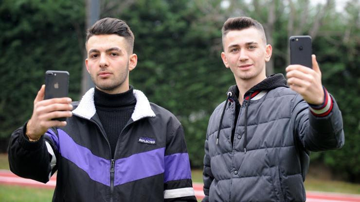Appleın açığını bulan gençler para ödülünü beğenmedi