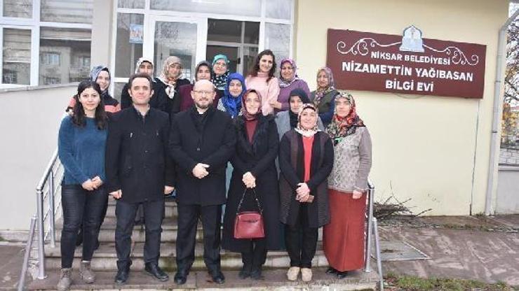Başkan Özcan, kursiyerleri ziyaret etti