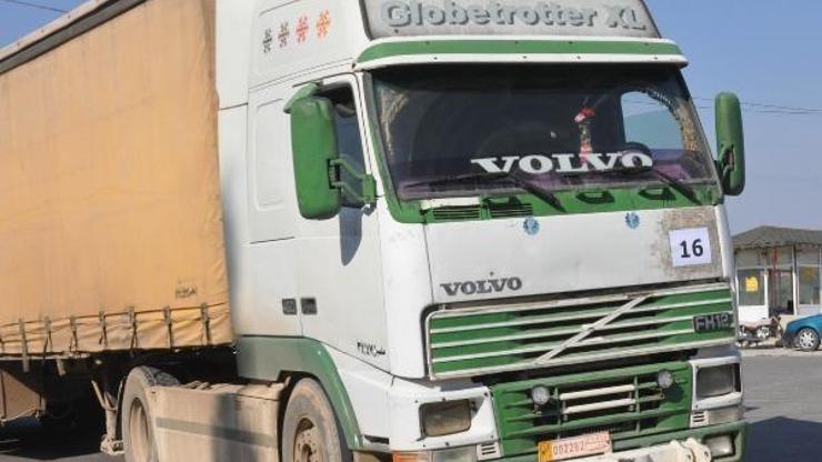 BM, İdlib’e 89 TIR insani yardım gönderdi