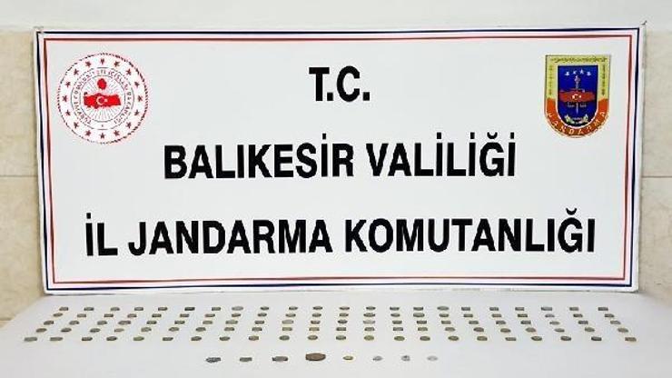 İnternette satışa sunduğu 118 bronz sikkeyle yakalandı
