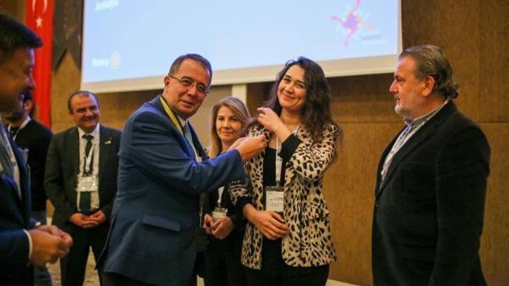 Rotaryenler, Her Telden Rotaryde buluştu